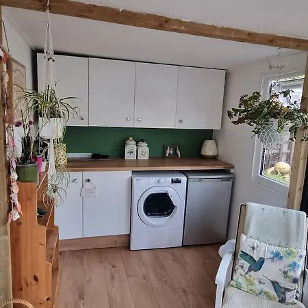 Charming Guest House Southwick  Экстерьер фото